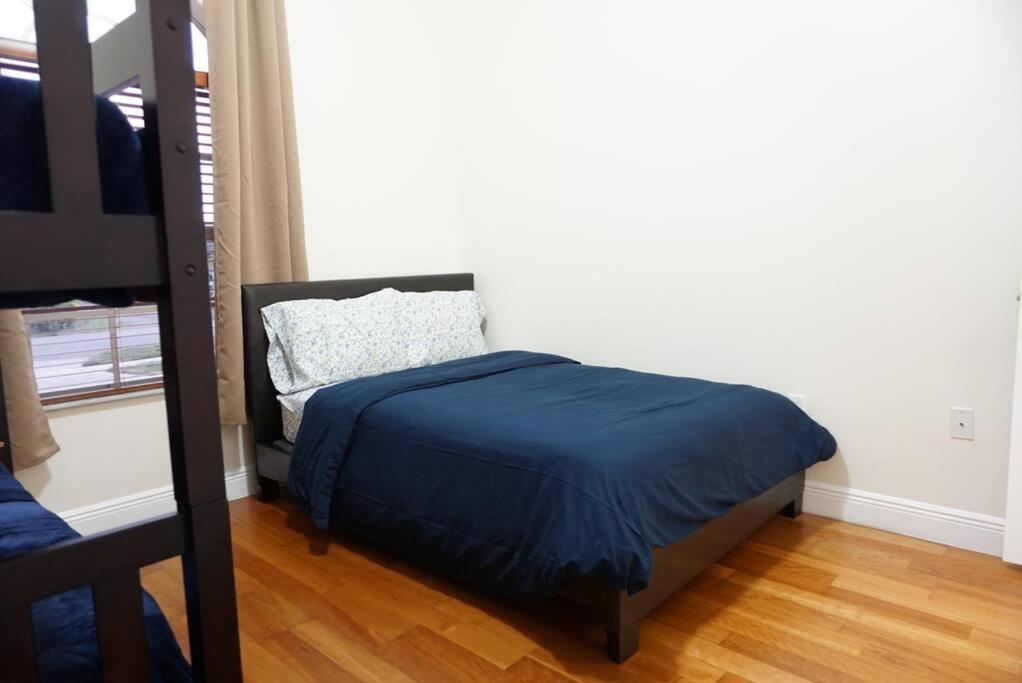 New Luxury Vacation Dream Rental- Sleeps 15! Miami Exterior photo