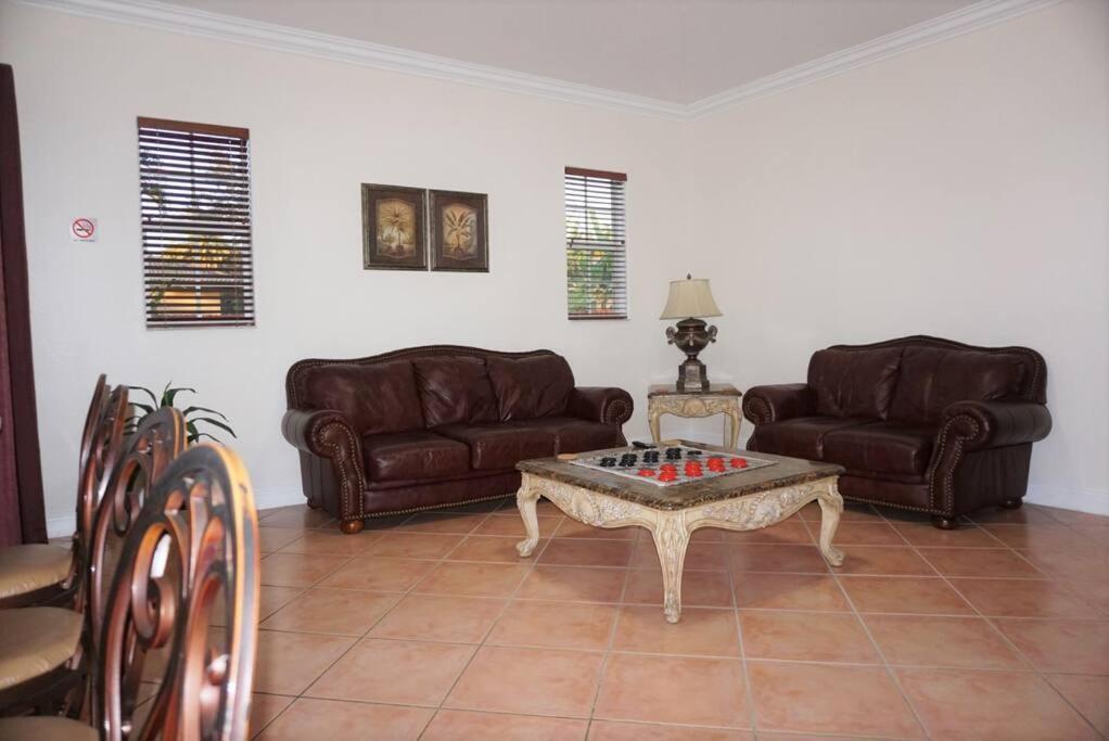 New Luxury Vacation Dream Rental- Sleeps 15! Miami Exterior photo