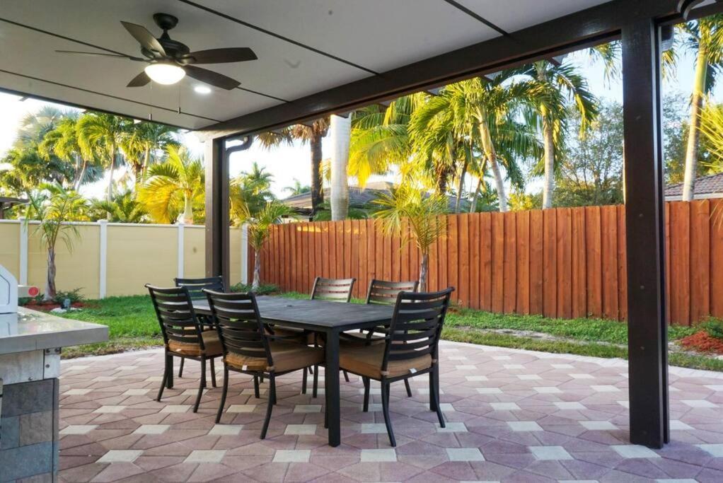 New Luxury Vacation Dream Rental- Sleeps 15! Miami Exterior photo