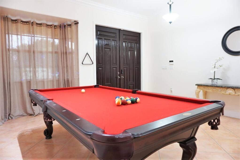 New Luxury Vacation Dream Rental- Sleeps 15! Miami Exterior photo