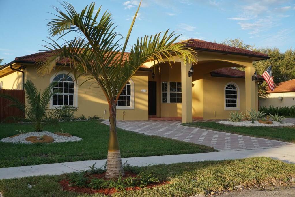 New Luxury Vacation Dream Rental- Sleeps 15! Miami Exterior photo