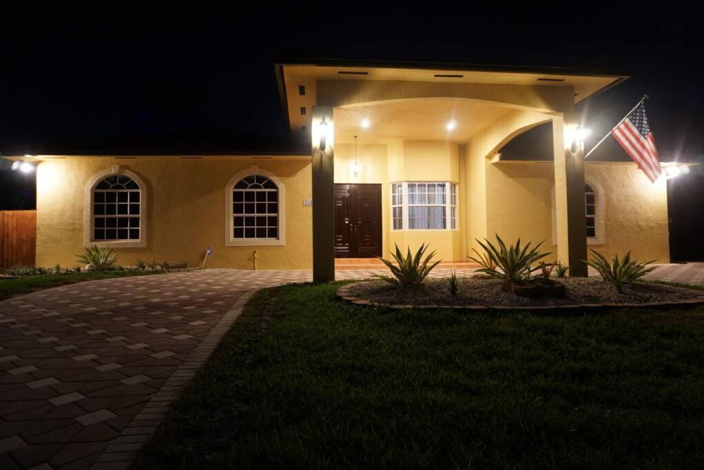 New Luxury Vacation Dream Rental- Sleeps 15! Miami Exterior photo